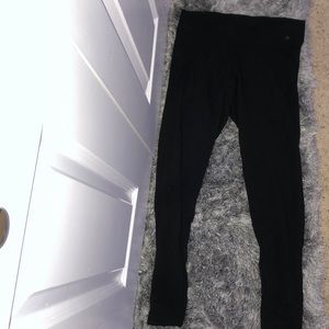 Black athletic leggings!